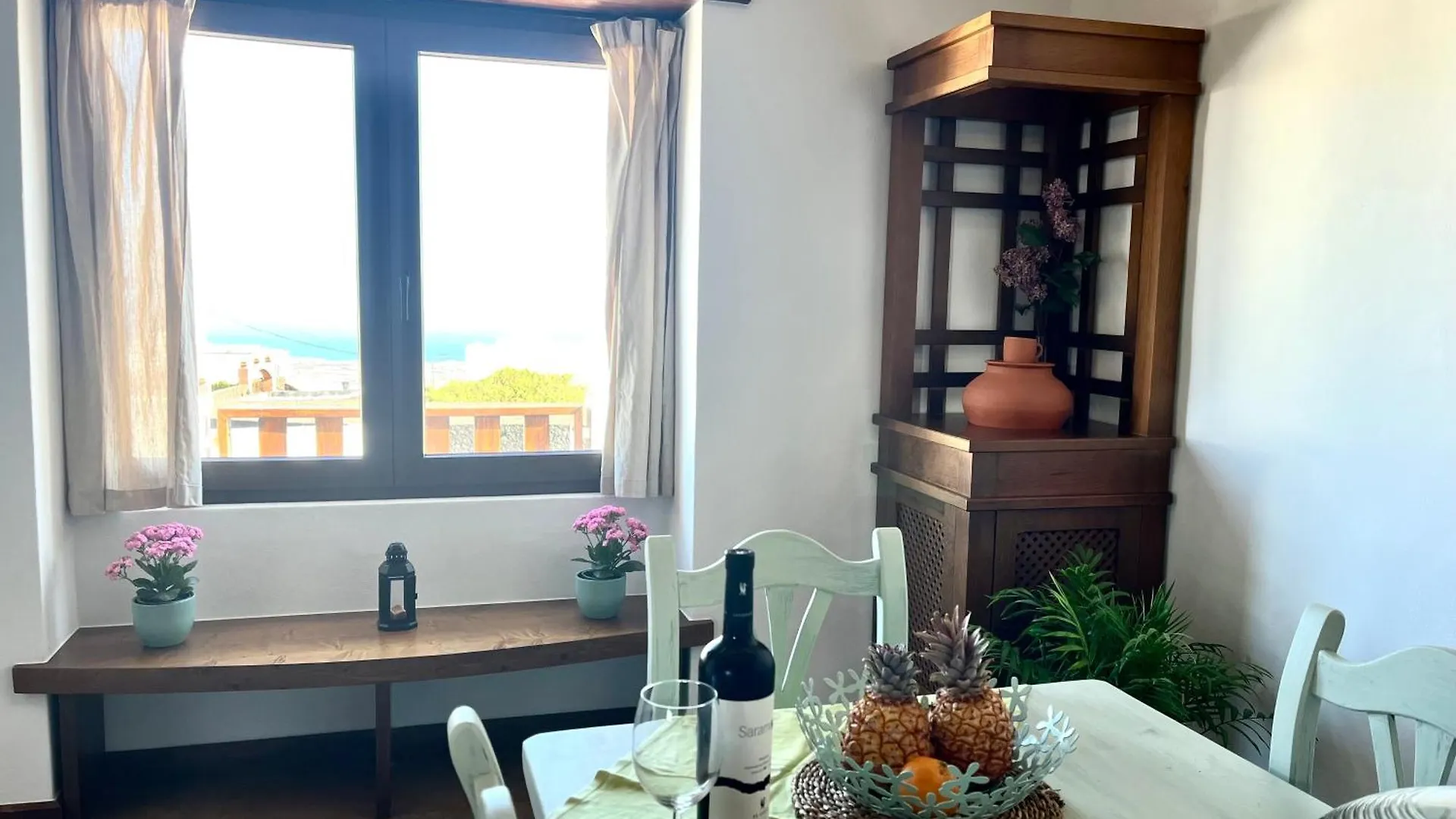 Canto Rojo, La Asomada Con Vistas A Lobos location